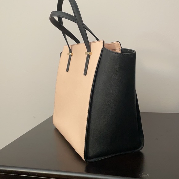 Kate Spade Purse— barely used. - Picture 2 of 4